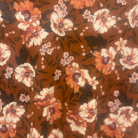 Croft & Barrow The Classic Tee Rust Colored Floral Design Size Medium NWOT - Picture 3 of 4